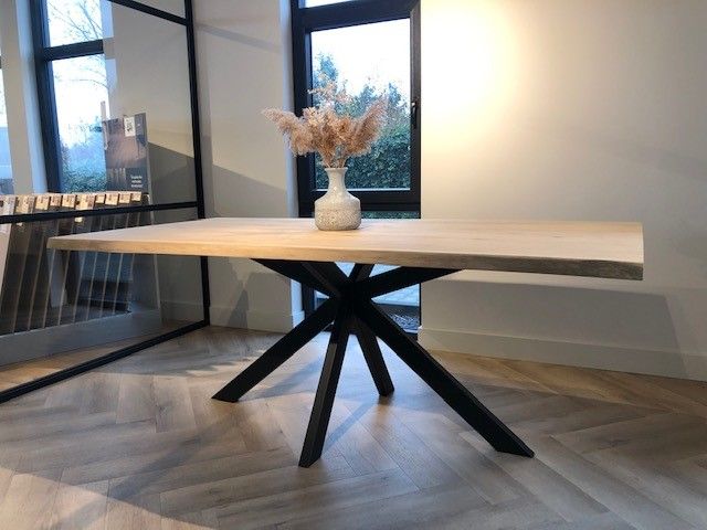 Eiken Boomstamtafel Matrix Ass 8x4 cm