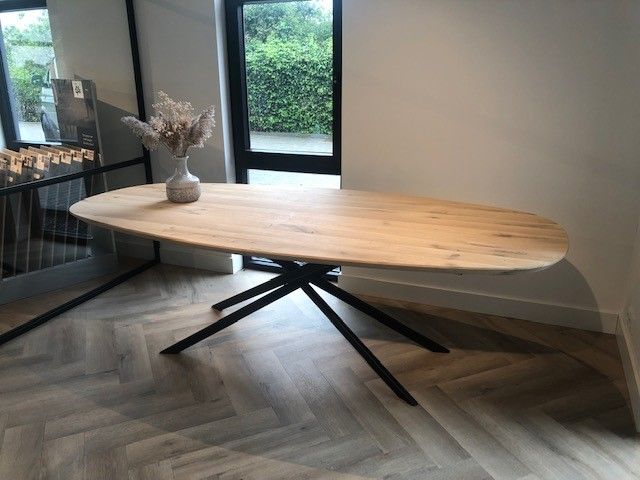 Eiken Deens Ovaal Tafel Mikado