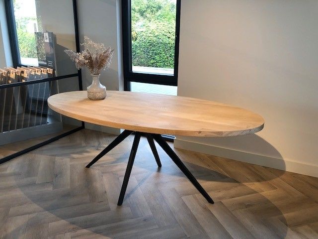 Eiken Ovale tafel Luuk