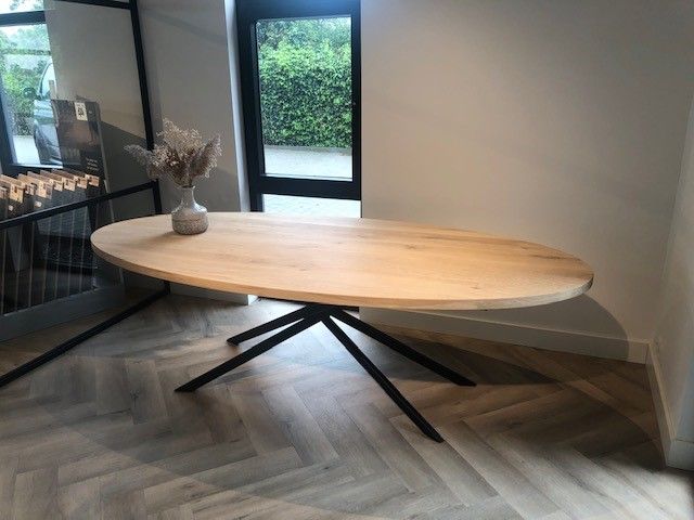 Eiken Ovale tafel Mikado